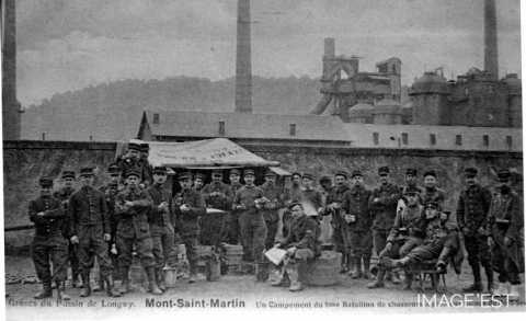 Un campement du 9e bataillon de chasseurs à pied aux usines du Port-Sec (Mont-Saint-Martin)